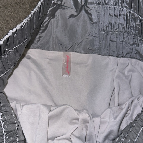 Free People “the way home” Active shorts size medium 👟 - Picture 2 of 6